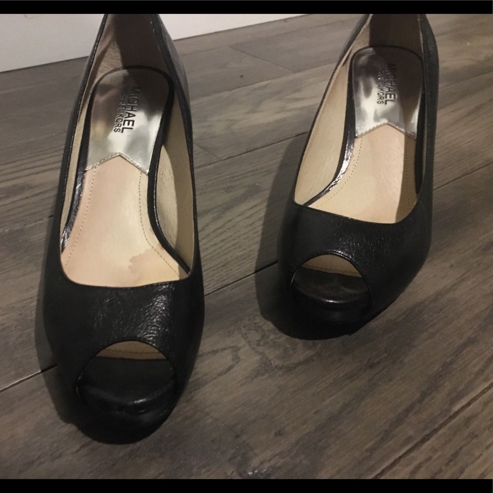 Michael Kors pumps